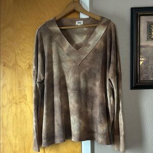 BKE Brown Tie-Dye Long Sleeve Top